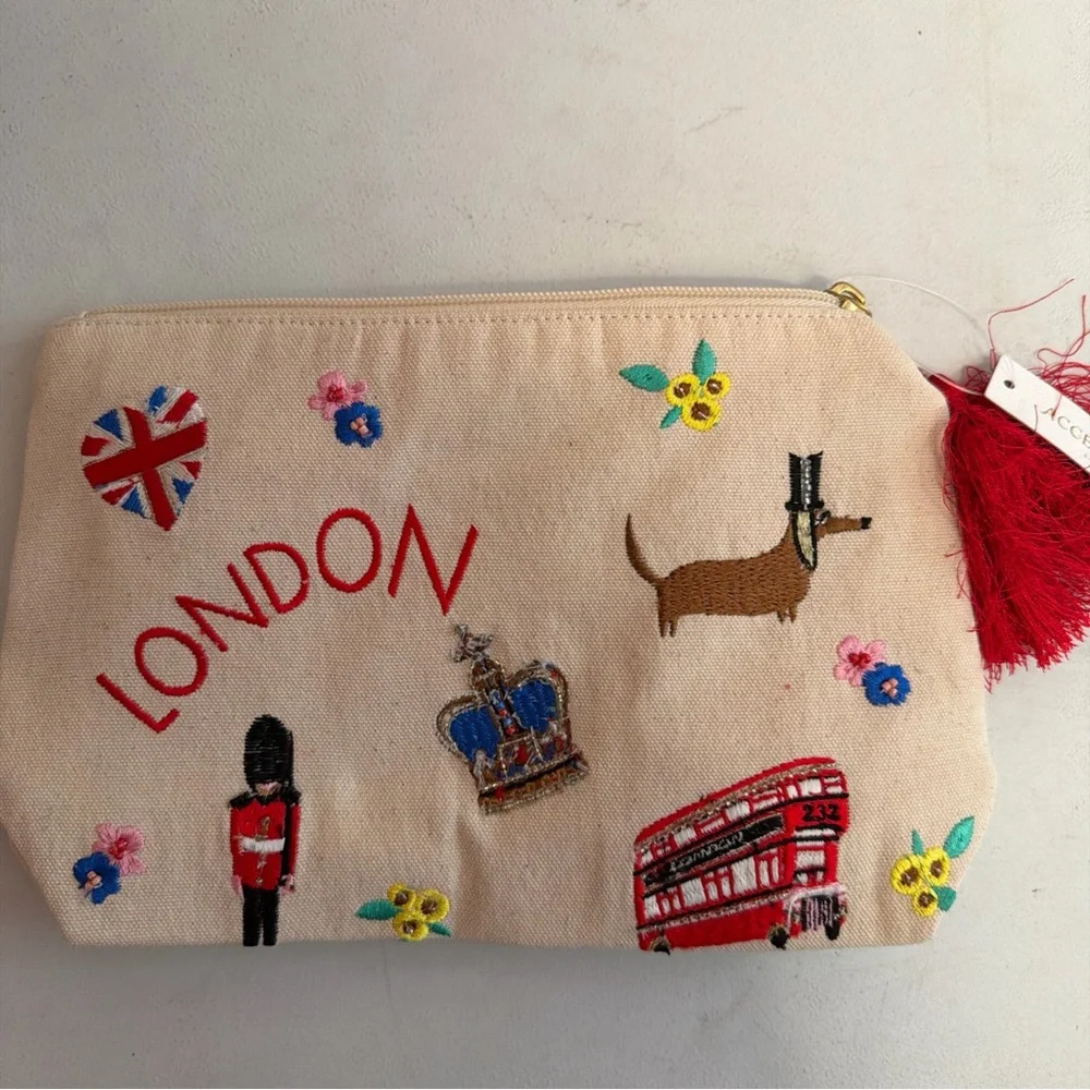 Embroidered London Theme Clutch - Cream